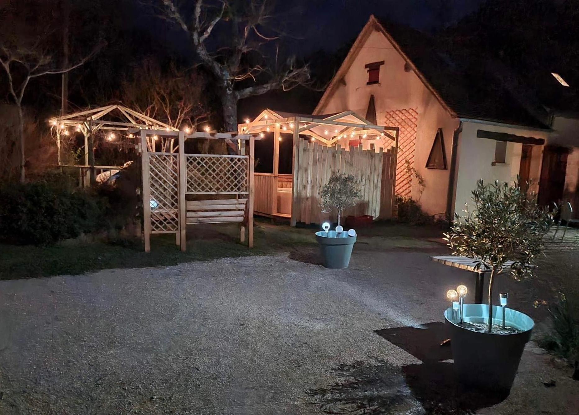 Le Domaine De La Claire Fontaine Gites -Chambres D'Hotes Montvalent Exterior foto